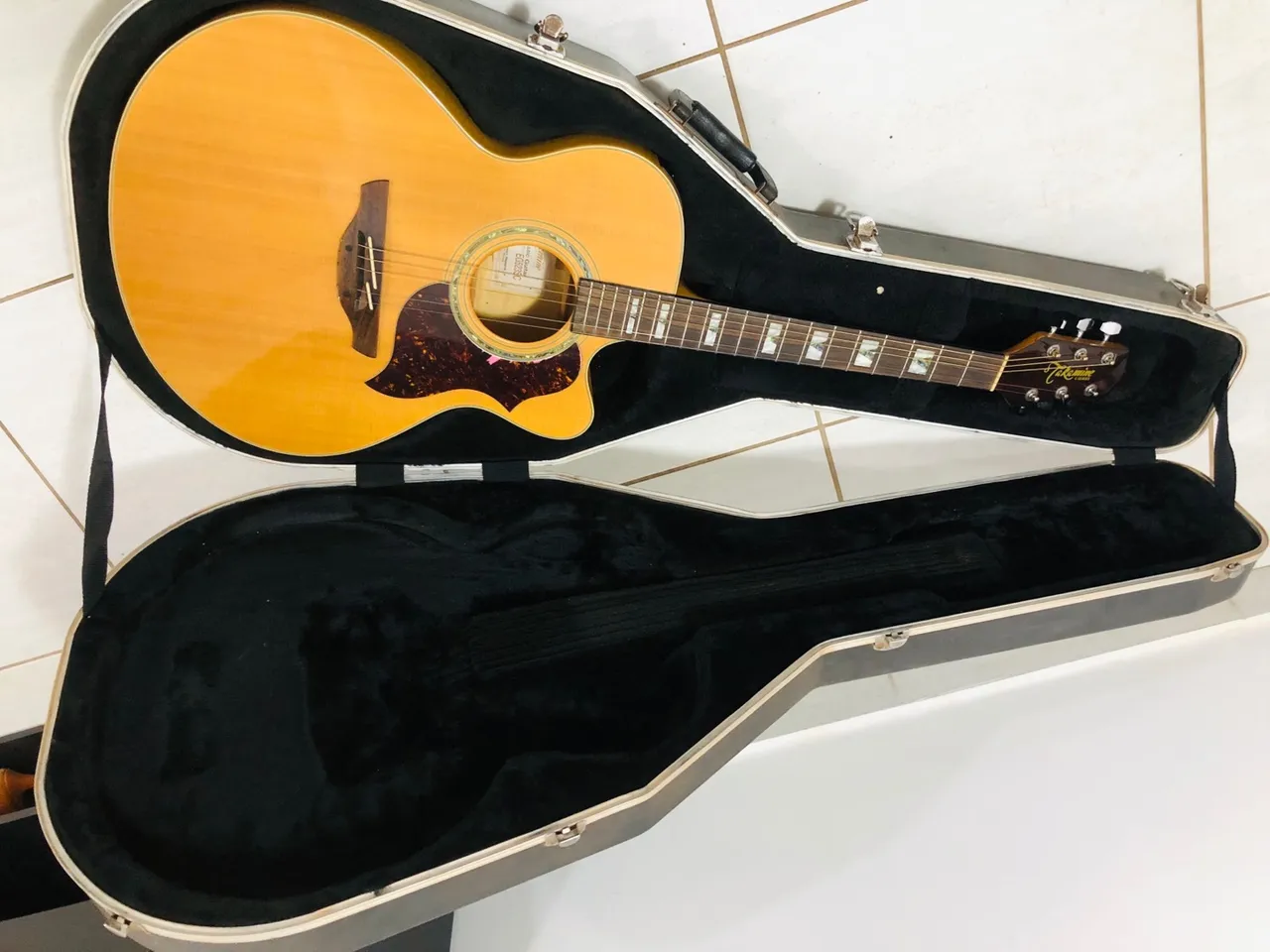 Violão Takamine